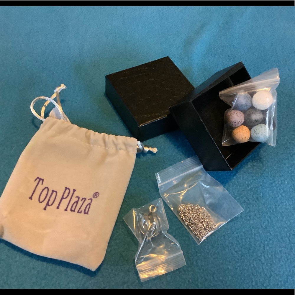 New Essential Oil Diffuser Necklace